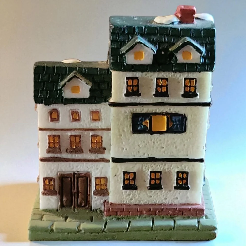 Vtg Mini Town Village Collectible Figurine Winter Toy House